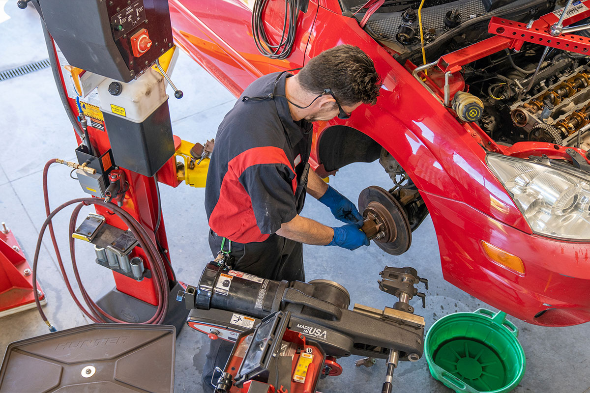 testimonial-brakesplus-photo07.jpg brakes plus hunter engineering testimonial